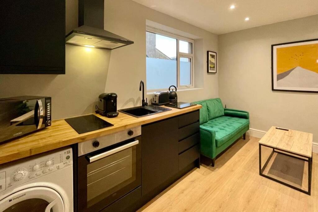 Modern + King Size Bed + Garden