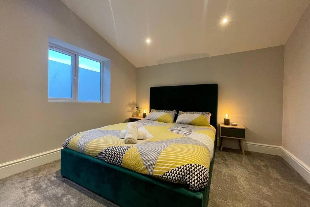 Apartment Modern + King Size Bed + Garden *