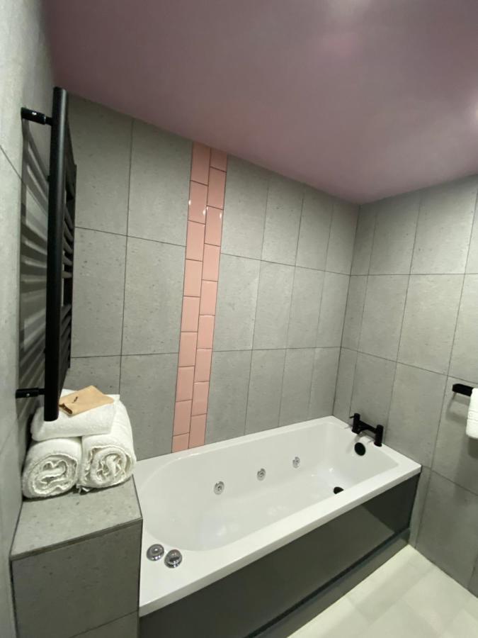 Aaron Wise - 51 Fitzhamon Cardiff