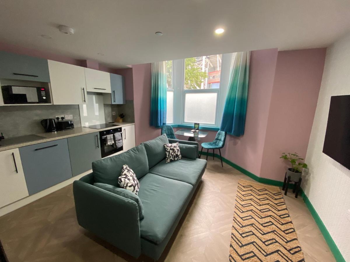 Aaron Wise - 51 Fitzhamon