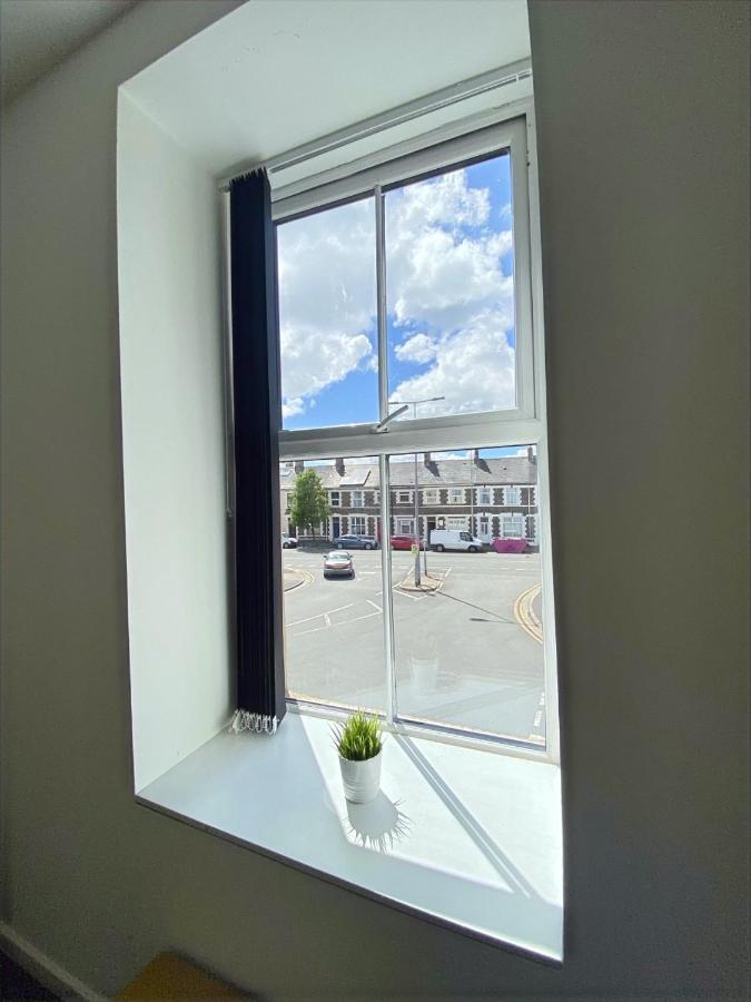 The Brook - Long Offer - Sleeps 6 - Central House By Cto Serviced Apartment Cardiff