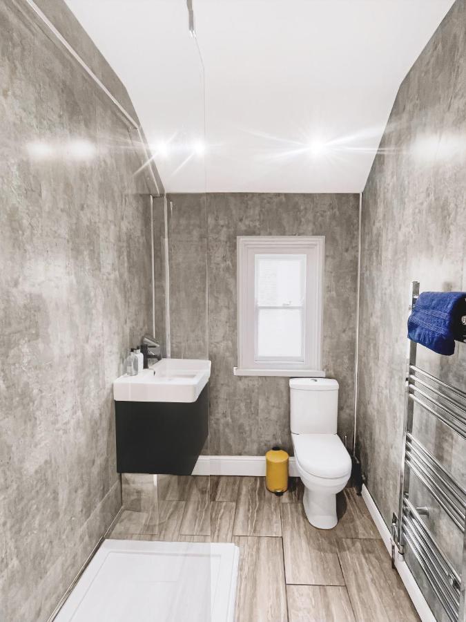 Holiday home Large House Near Victoria Park For Groups, 10 Mins Bus To Centre