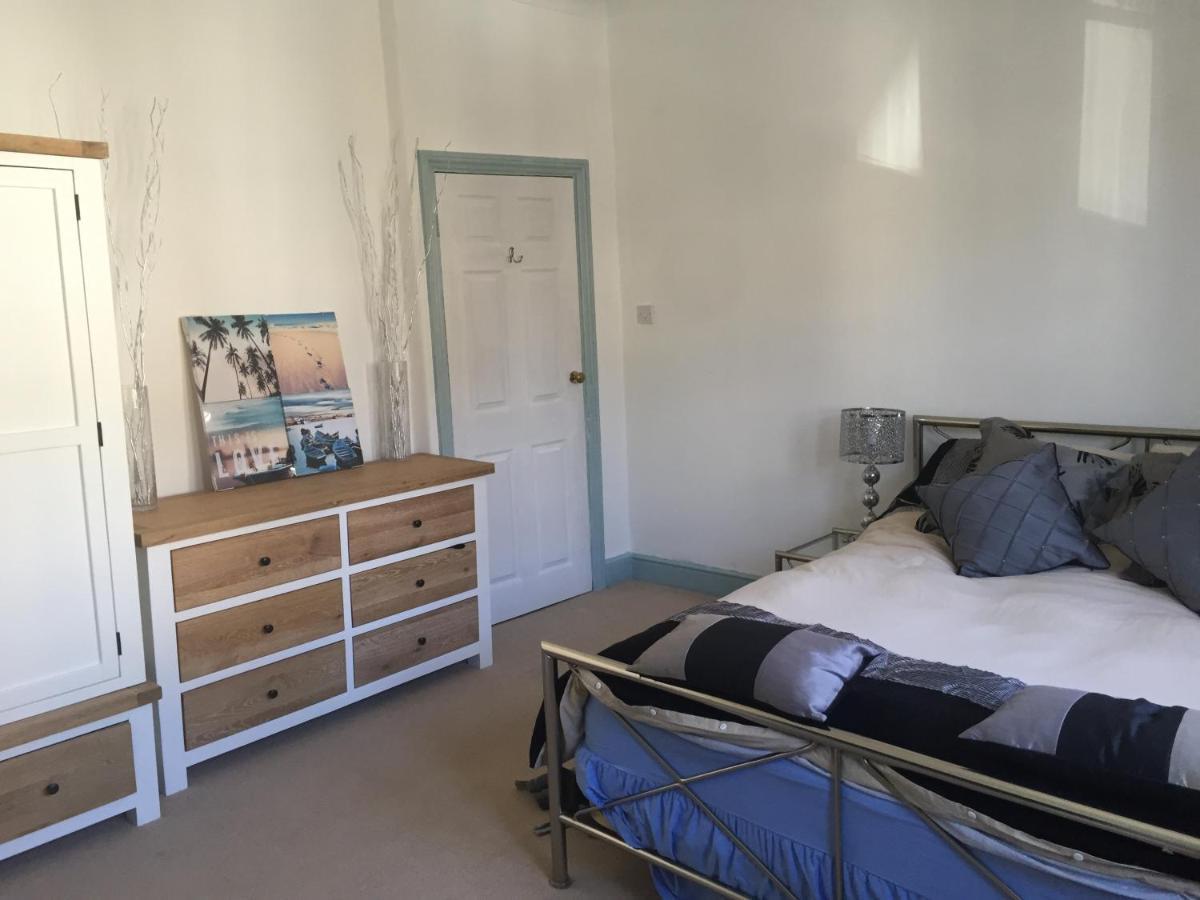 The Mews - Less Than 1km To Centre - Stadium - Castle - 10 Min Walk Guest house 5*