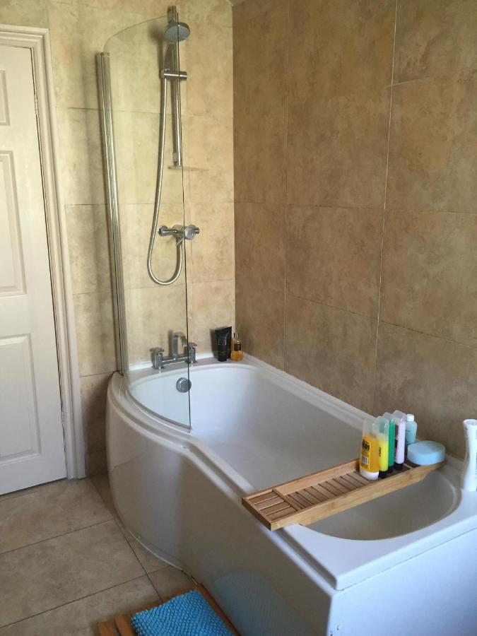 The Mews - Less Than 1km To Centre - Stadium - Castle - 10 Min Walk Guest house 5*