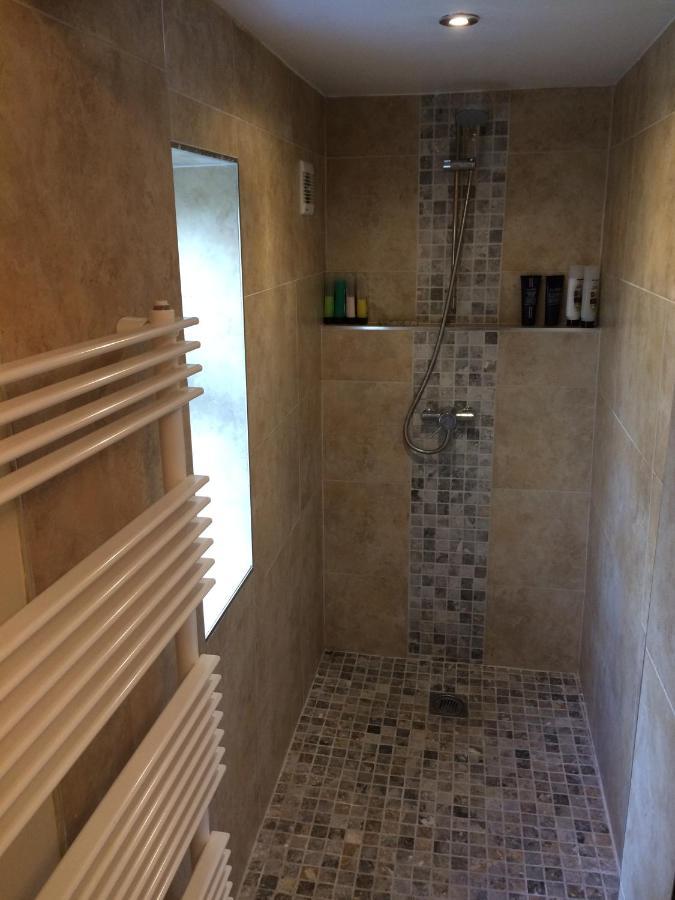 The Mews - Less Than 1km To Centre - Stadium - Castle - 10 Min Walk Guest house 5*