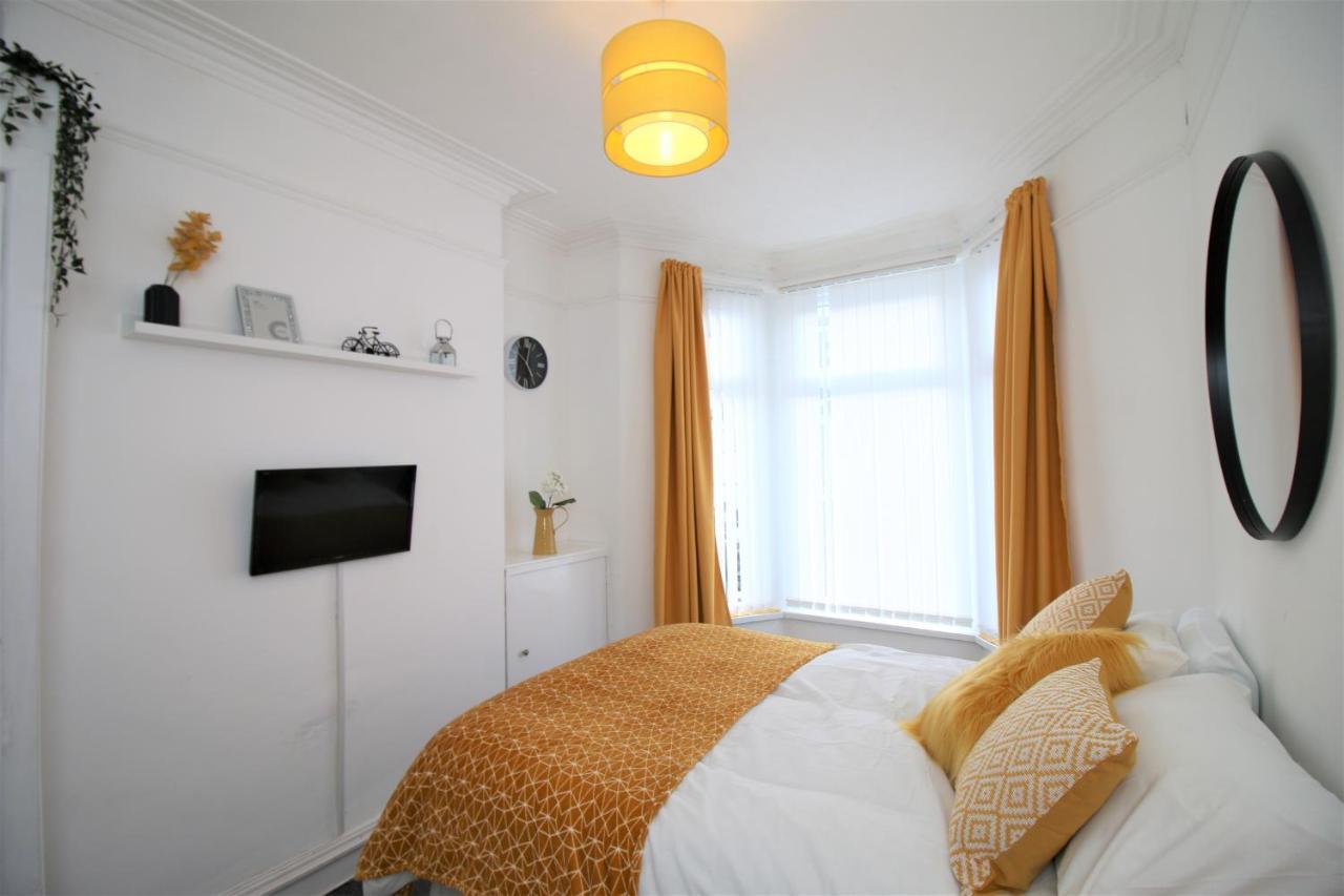 Three Bedroom Townhouse - Free Local Parking - By Promise * Cardiff