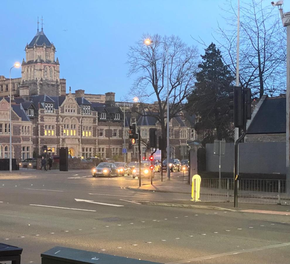 Monet 2 With Free Parking Apartment Cardiff