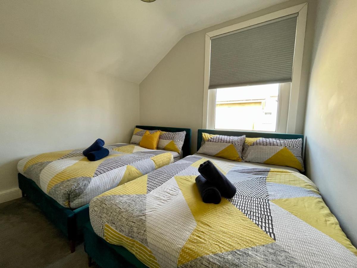 Apartment Edwardian Centre House For Big Groups, Offroad Parking & Hot Tub! Cardiff