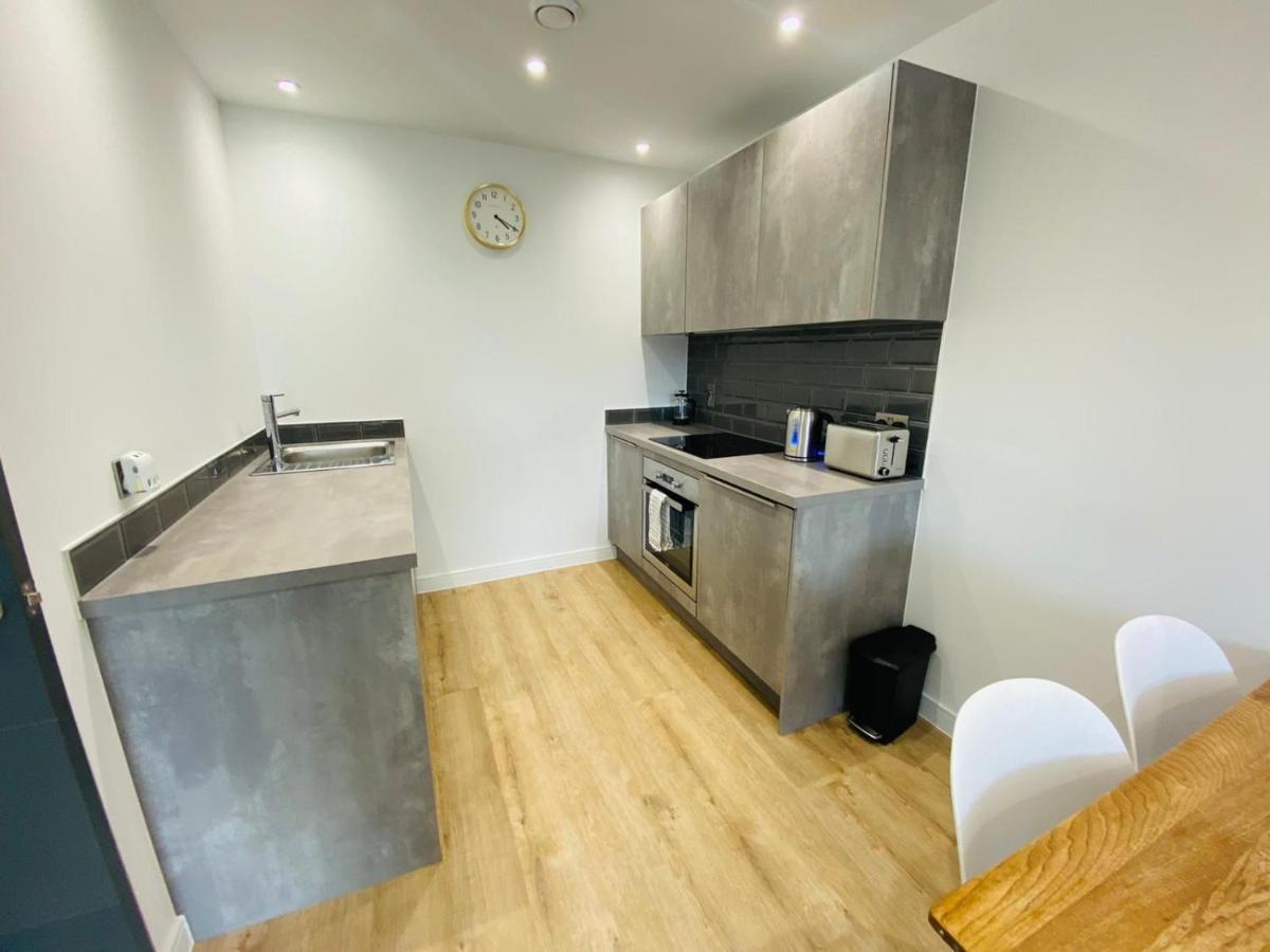 Stylish In City Centre Apartment *
