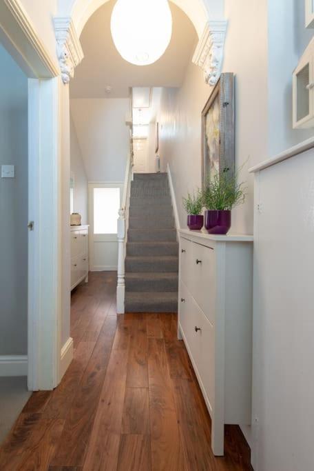 Large Townhouse Penarth, Holiday home *