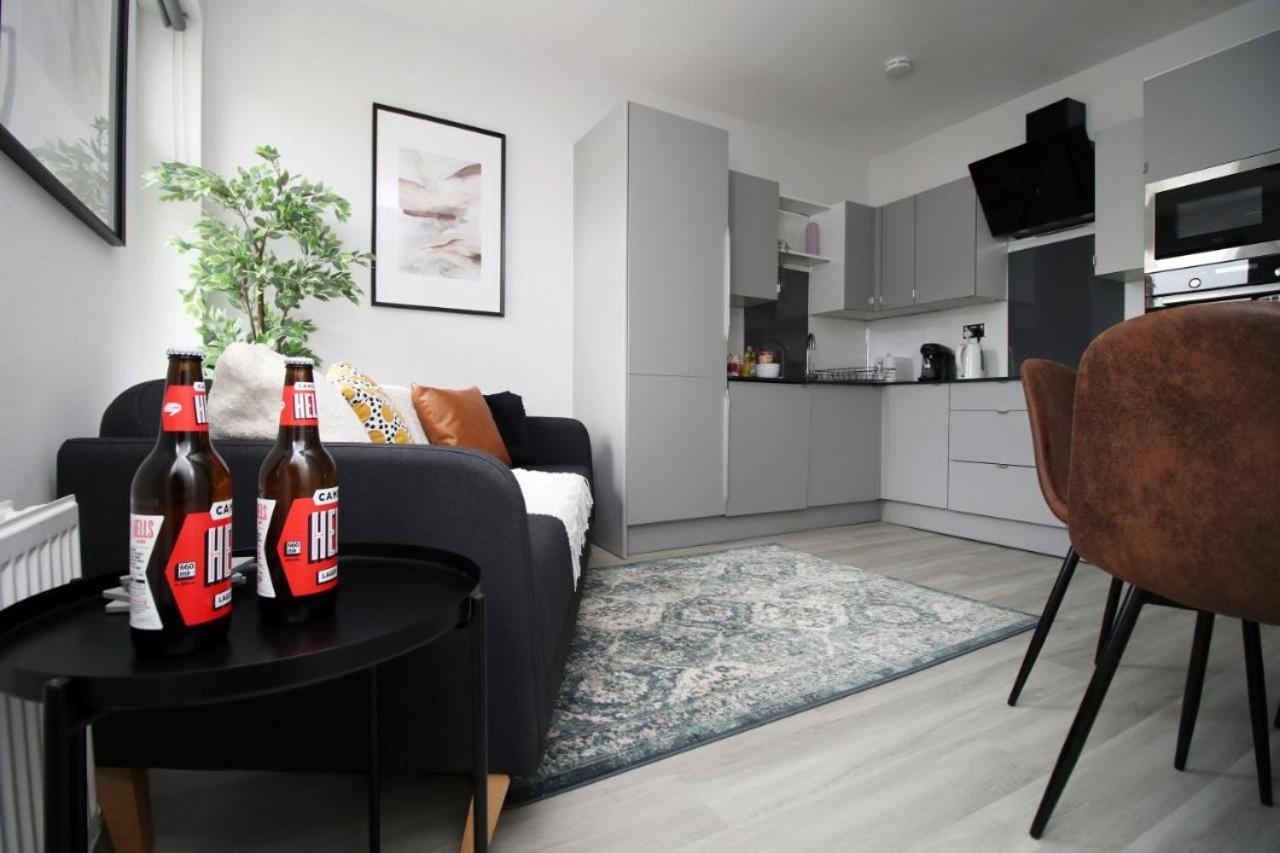 Apartment Modern 2 Bedroom - Location! *