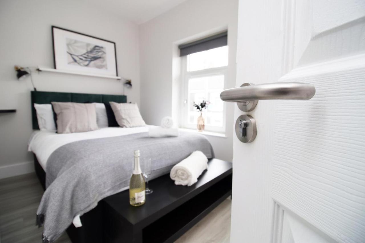 Modern 2 Bedroom - Location! Cardiff