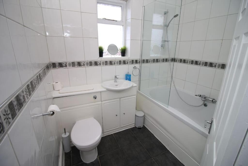 Large Modern House By Promise Cardiff