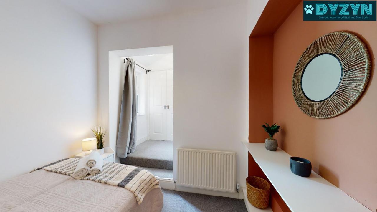 Taff Towers Apartment *
