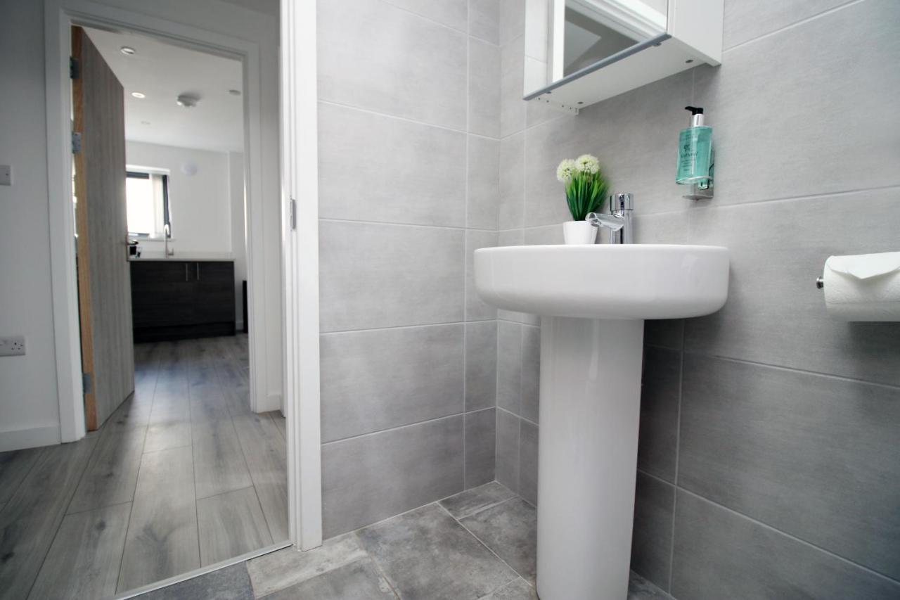Luxury Loft Apartment! Great Location * Cardiff