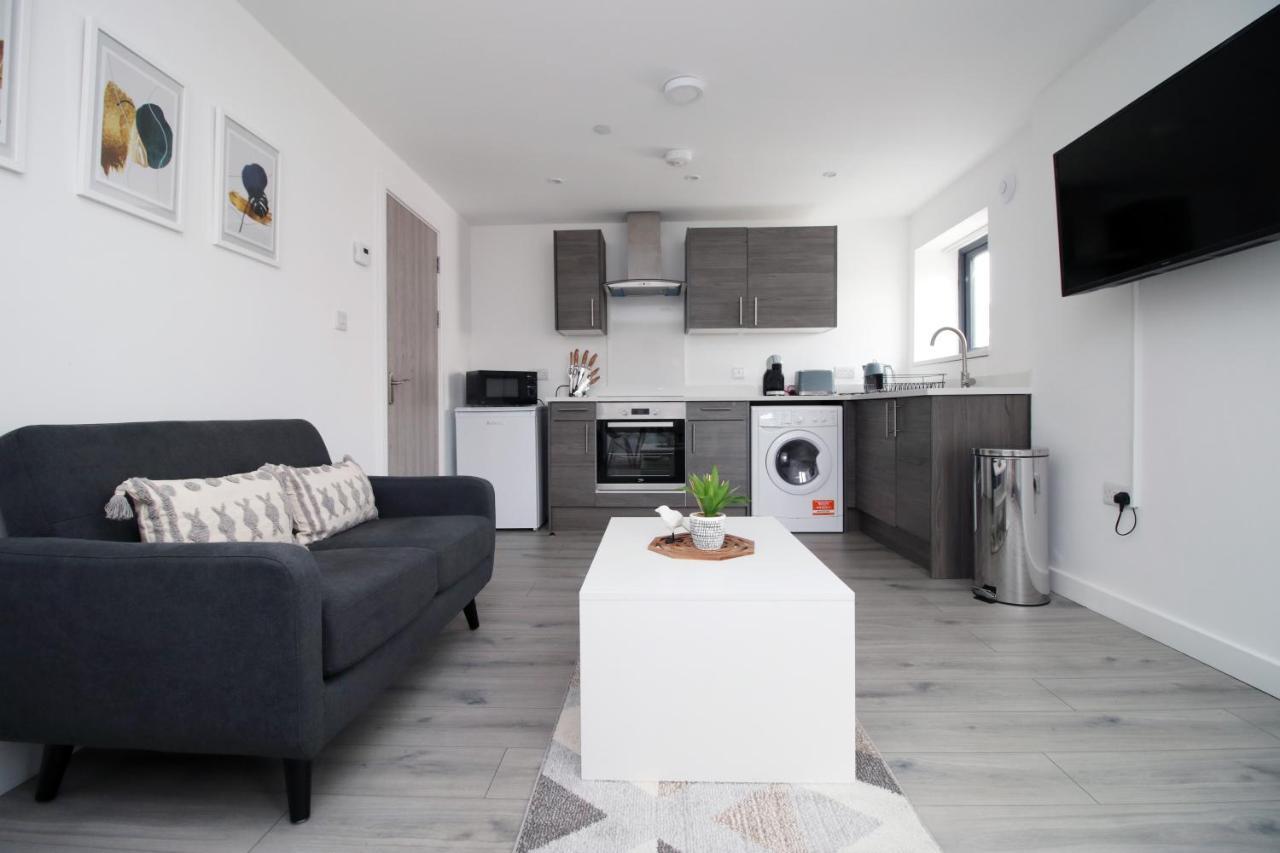 Luxury Loft Apartment! Great Location * Cardiff