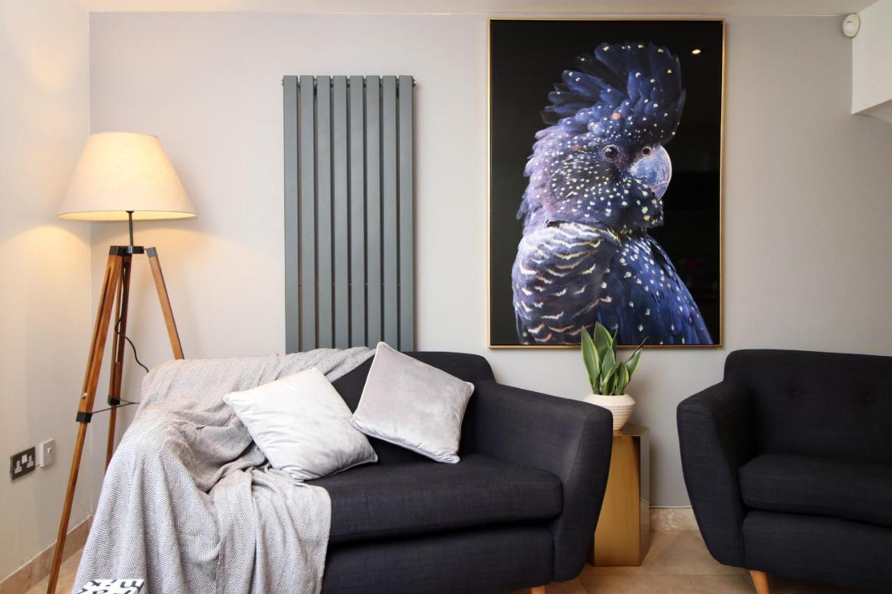 K Suites - City-centre 4 Bed House - 2 Free Parking Holiday home Cardiff
