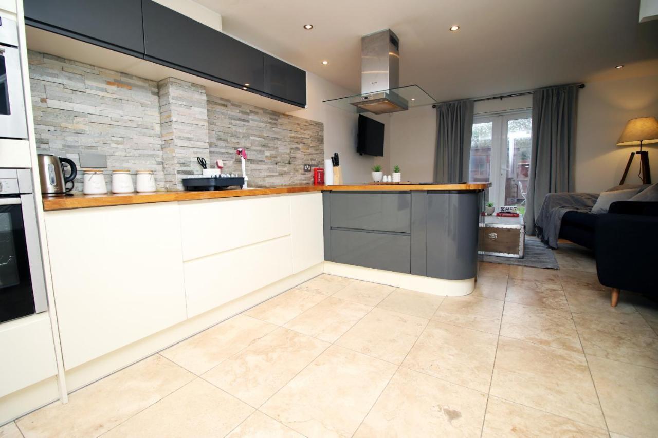K Suites - City-centre 4 Bed House - 2 Free Parking *