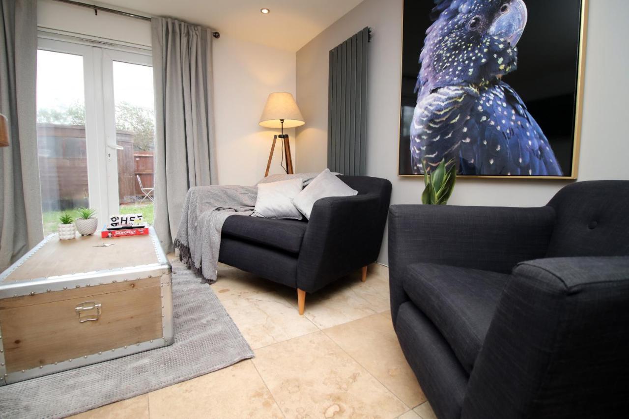 K Suites - City-centre 4 Bed House - 2 Free Parking Holiday home