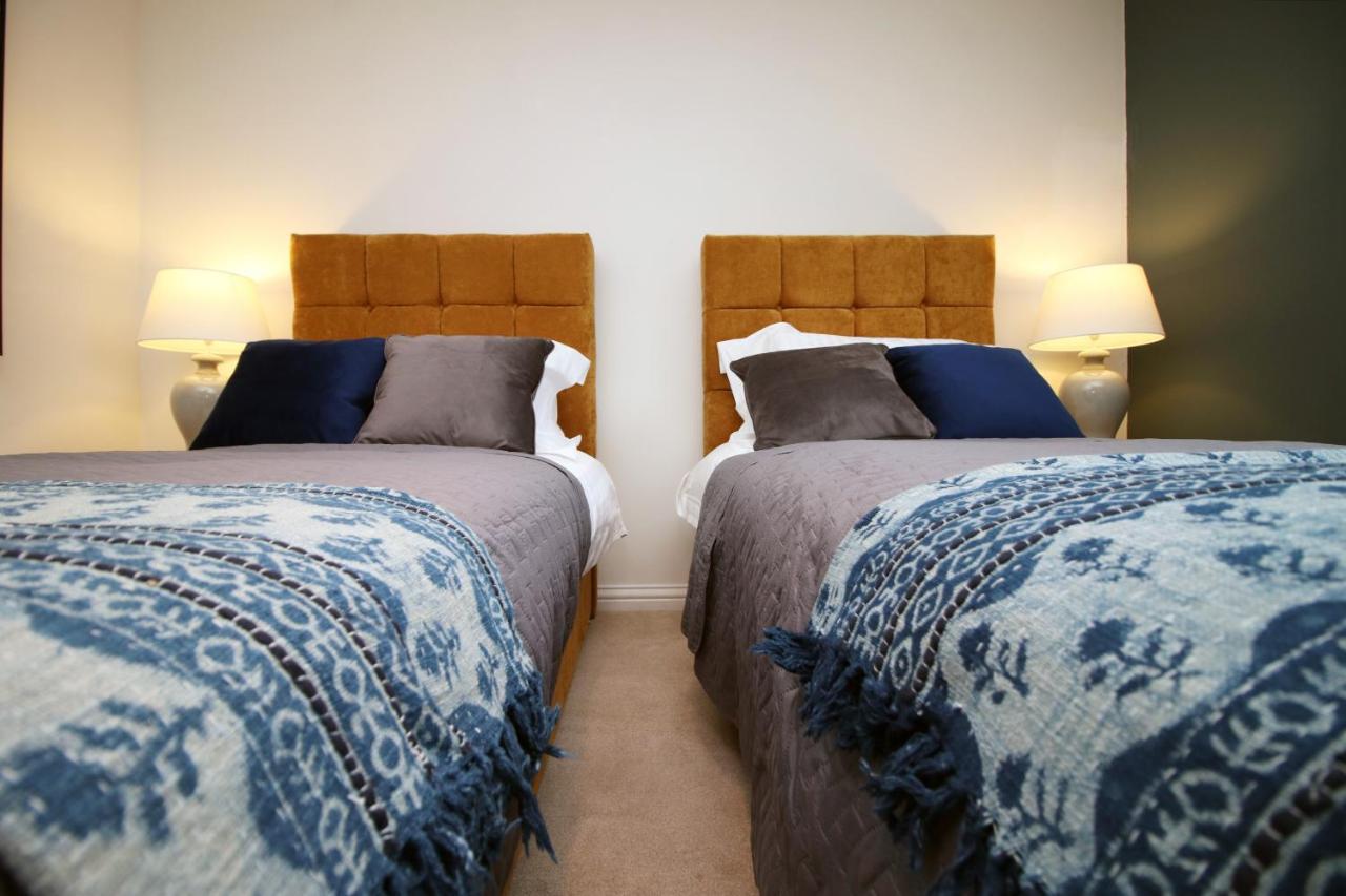 K Suites - City-centre 4 Bed House - 2 Free Parking Holiday home Cardiff
