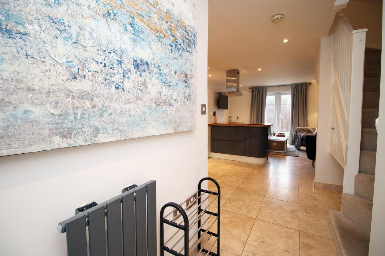 K Suites - City-centre 4 Bed House - 2 Free Parking Holiday home *