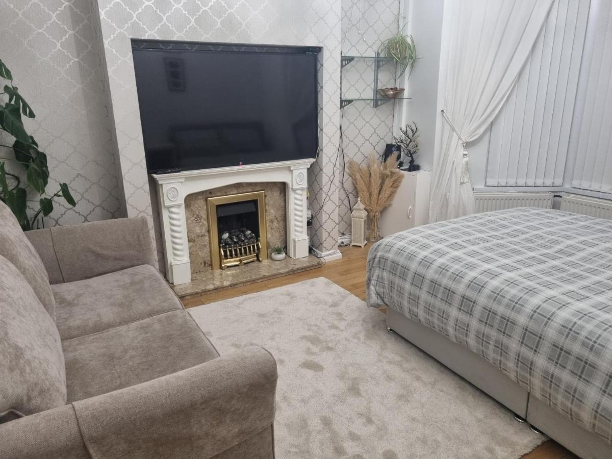 Private Double In * Cardiff