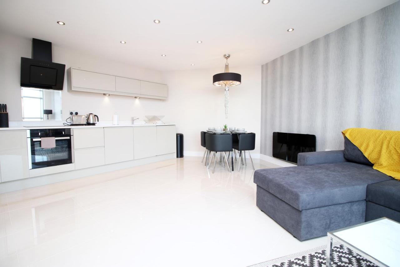 The Skyline - Luxury Centre Flat With Designated Parking Apartment *
