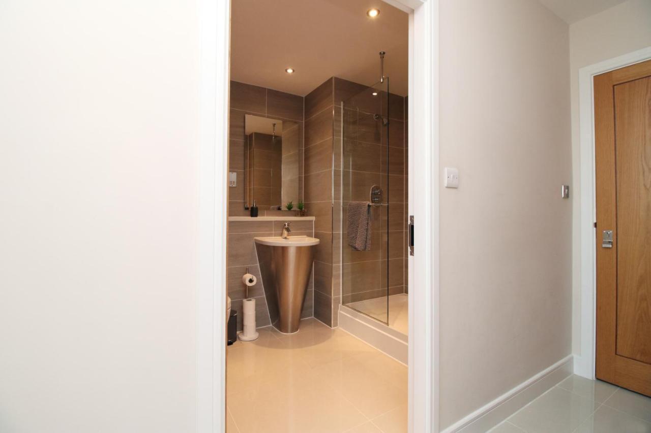 The Skyline - Luxury Centre Flat With Designated Parking Apartment