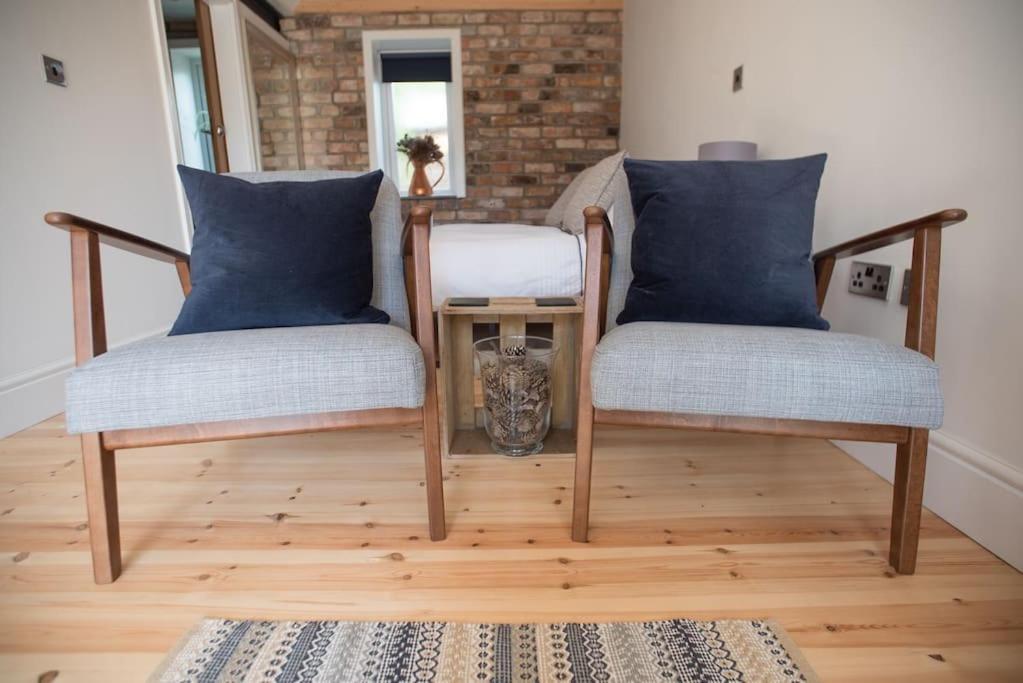 Cwtch, Cozy Studio, Private, Separate Entrance. *