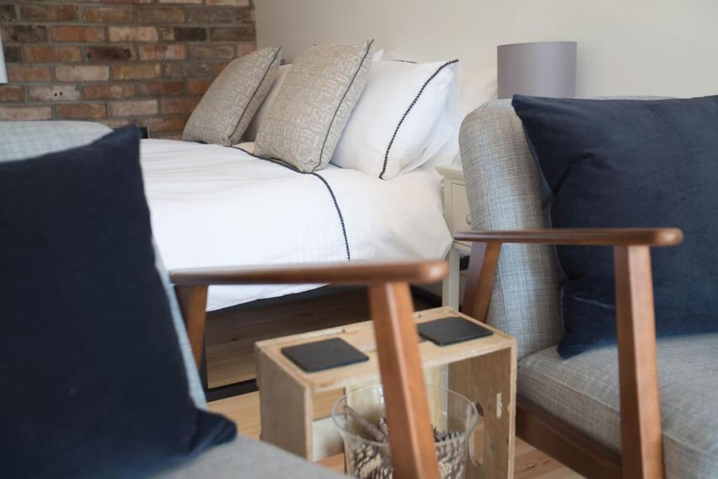 Cwtch, Cozy Studio, Private, Separate Entrance.