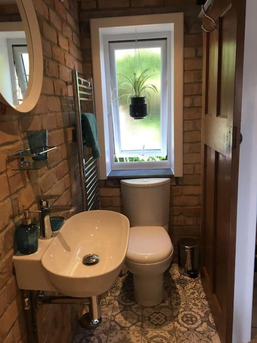 Cwtch, Cozy Studio, Private, Separate Entrance. Apartment Cardiff