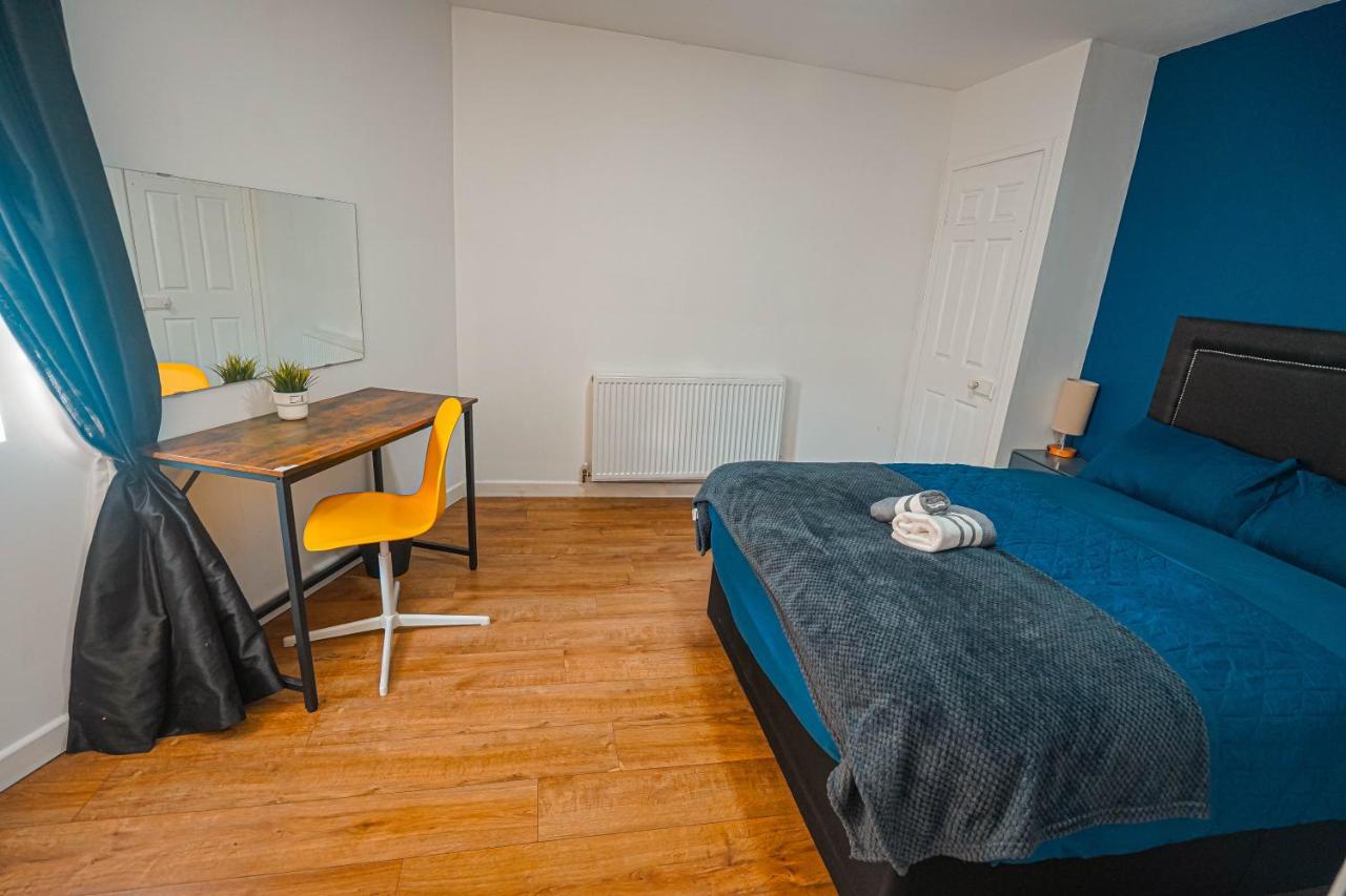 Apartment Private And Spacious 2 Bedroom House - Free Parking!