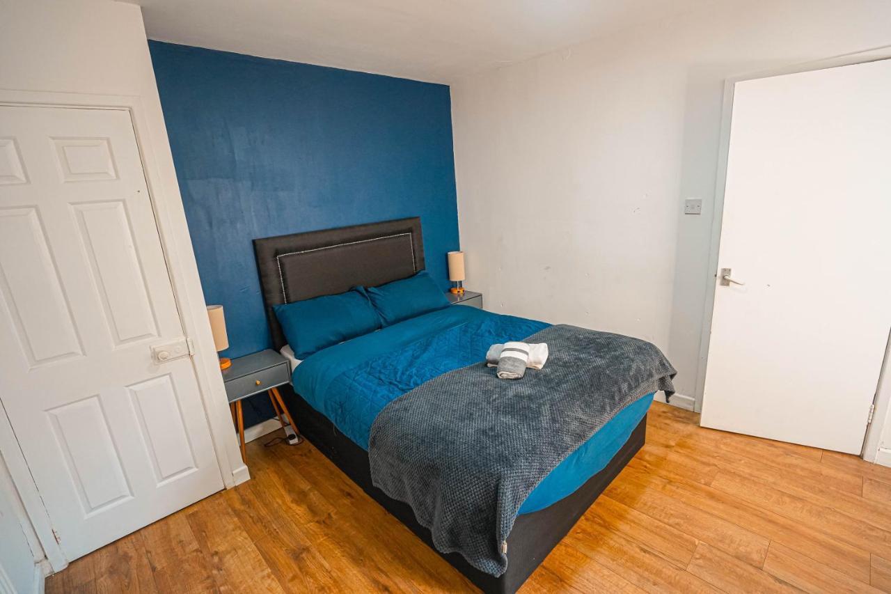 Private And Spacious 2 Bedroom House - Free Parking! Cardiff