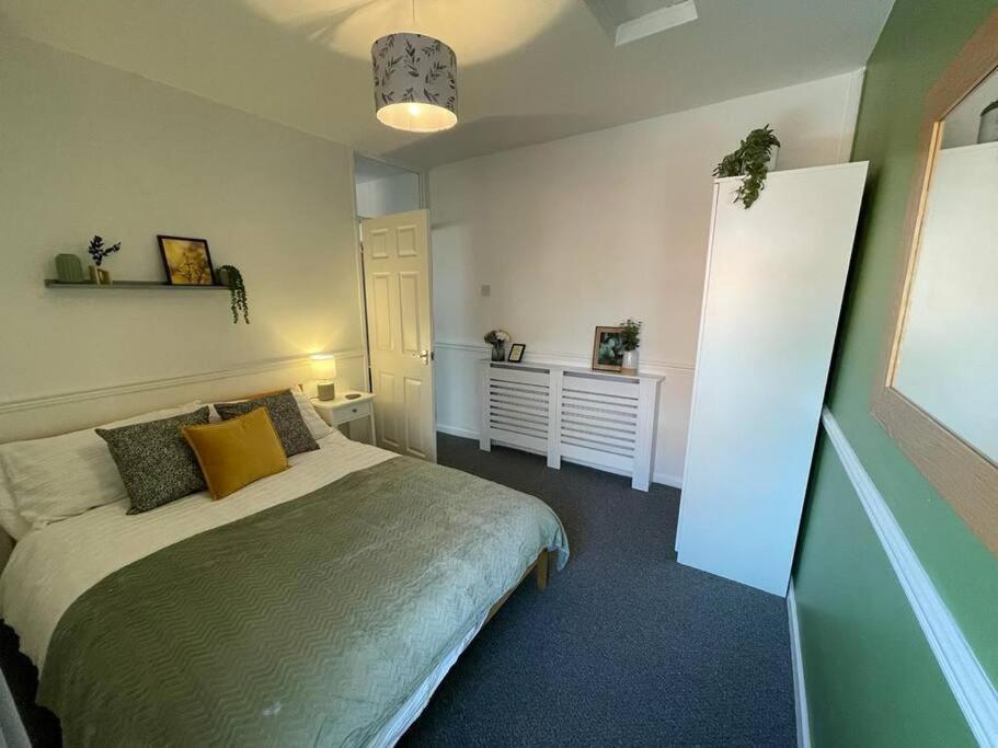2 Bed - Sleeps Five!