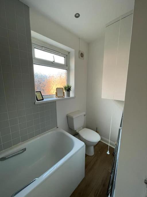 Apartment 2 Bed - Sleeps Five! Cardiff