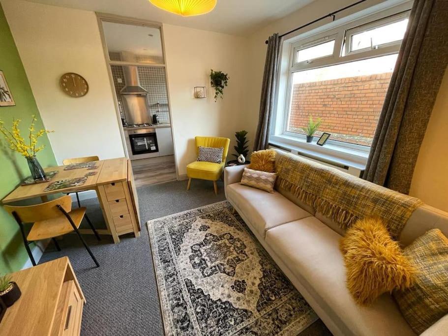 Apartment 2 Bed - Sleeps Five! *