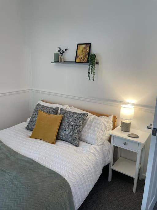 Apartment 2 Bed - Sleeps Five! Cardiff