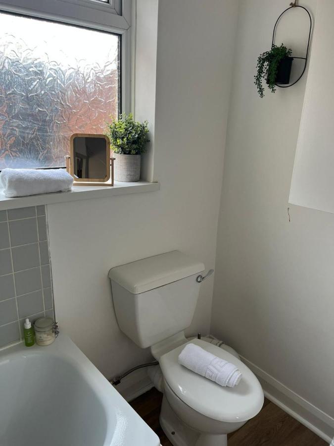 2 Bed - Sleeps Five! Apartment