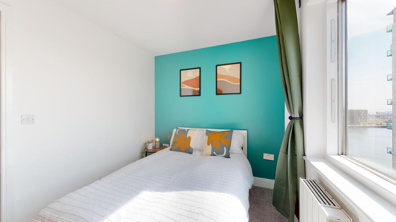 Water View Apartment- 2 Bed - Bay - Free Parking!!