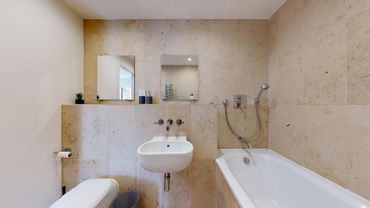 Apartment Water View Apartment- 2 Bed - Bay - Free Parking!!