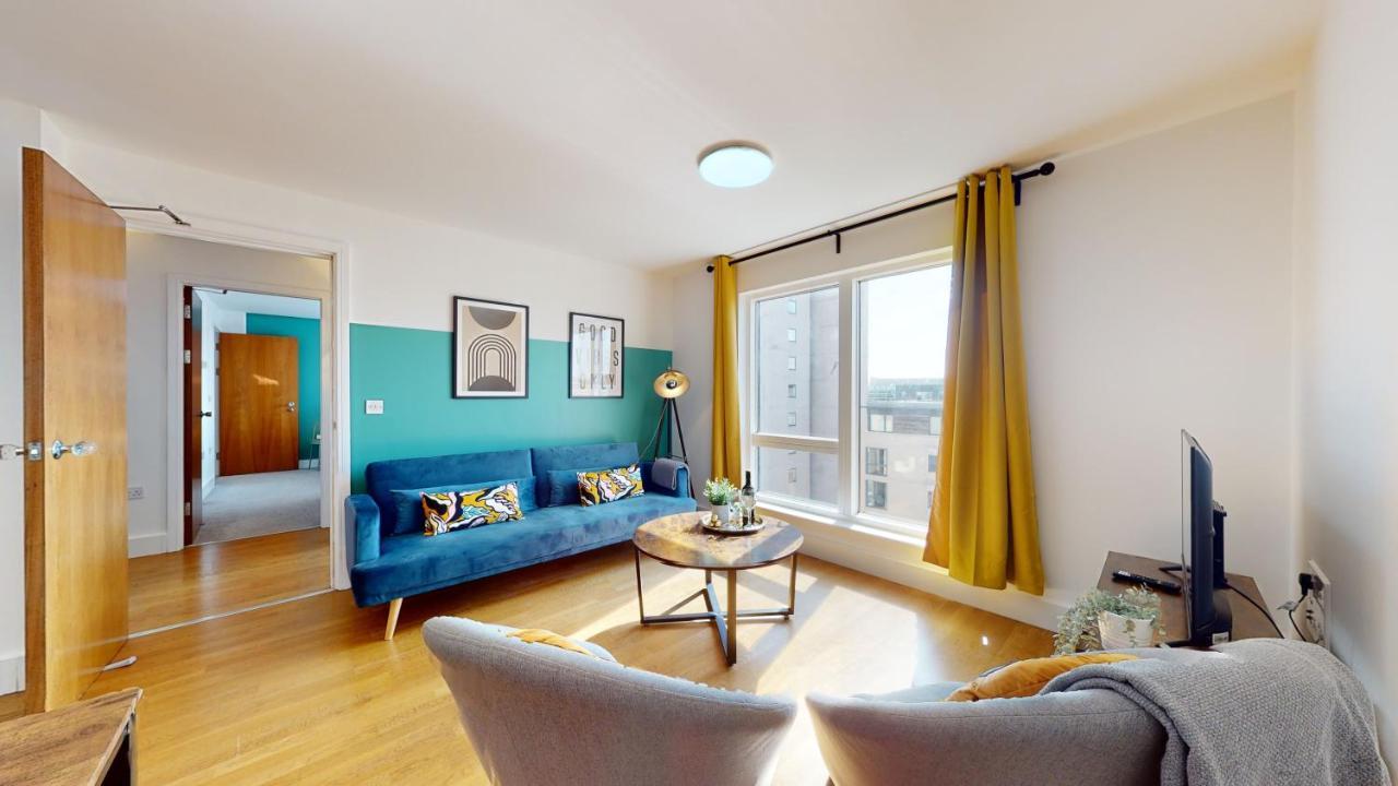 Water View Apartment- 2 Bed - Bay - Free Parking!! *