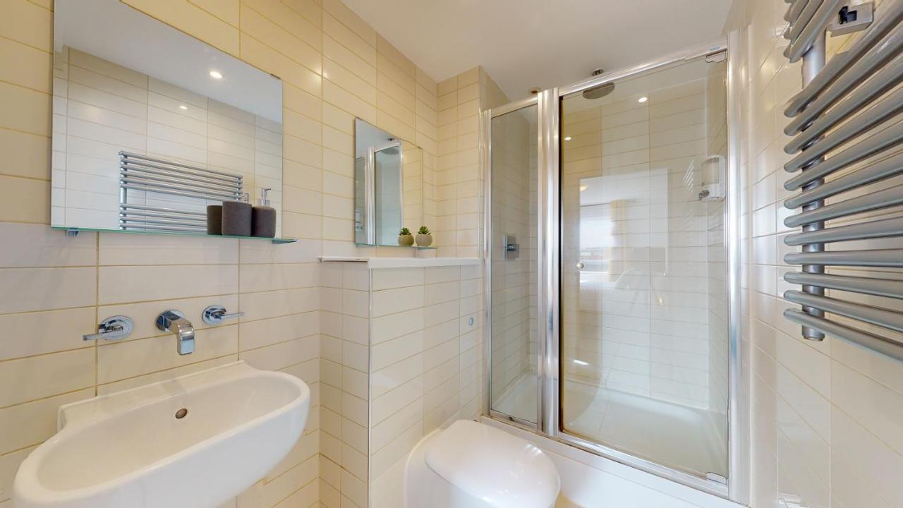 Apartment Water View Apartment- 2 Bed - Bay - Free Parking!!