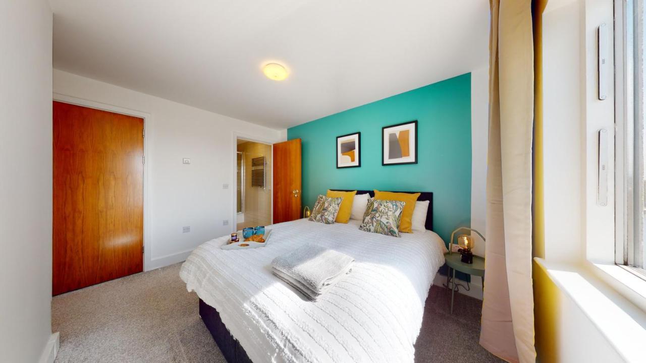 Apartment Water View Apartment- 2 Bed - Bay - Free Parking!! *