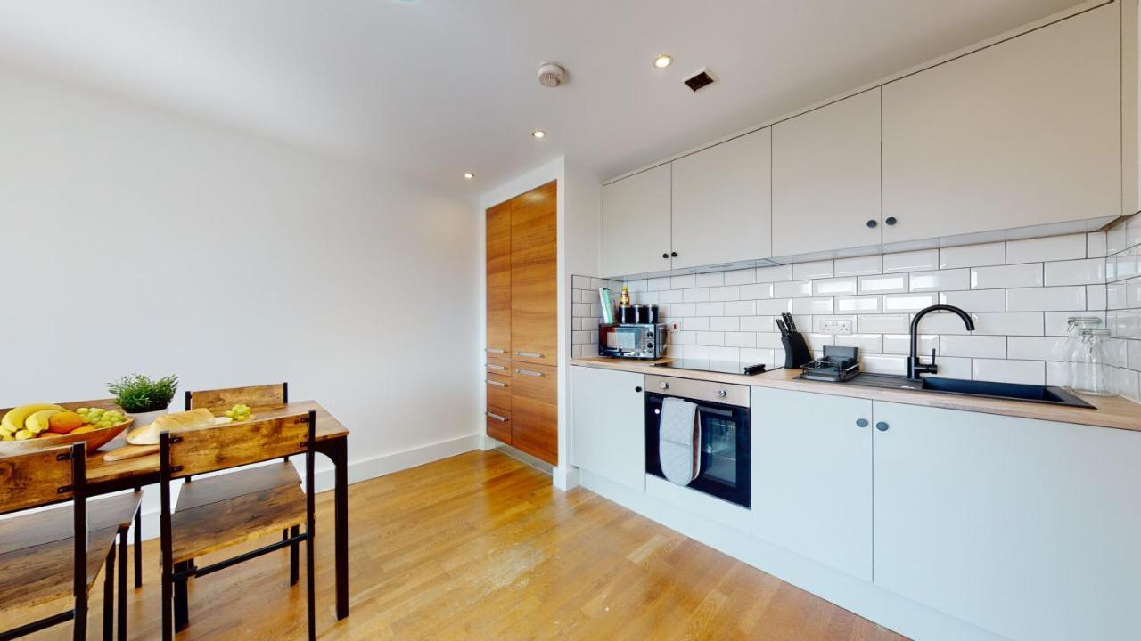 Water View Apartment- 2 Bed - Bay - Free Parking!! * Cardiff