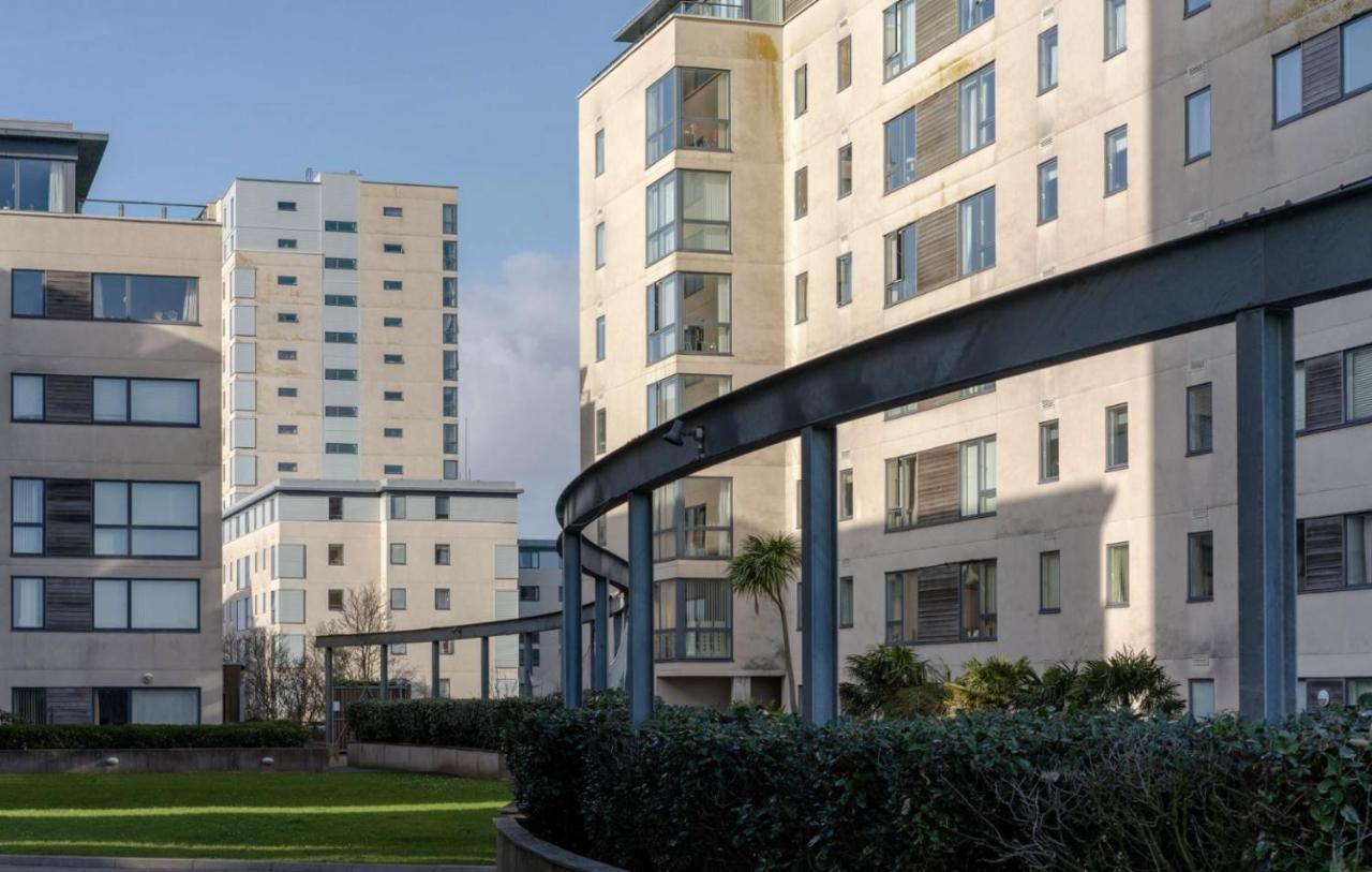 Water View Apartment- 2 Bed - Bay - Free Parking!! Cardiff
