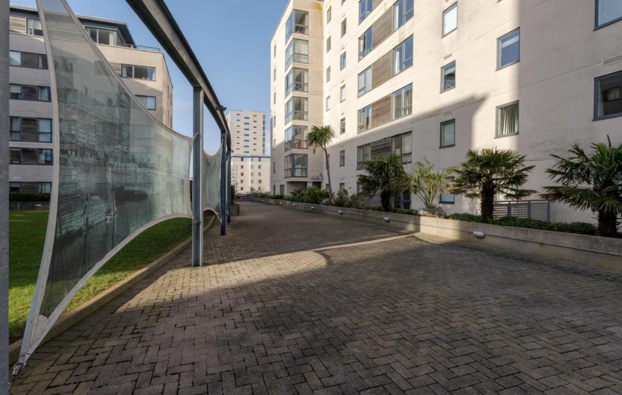 Water View Apartment- 2 Bed - Bay - Free Parking!! Cardiff