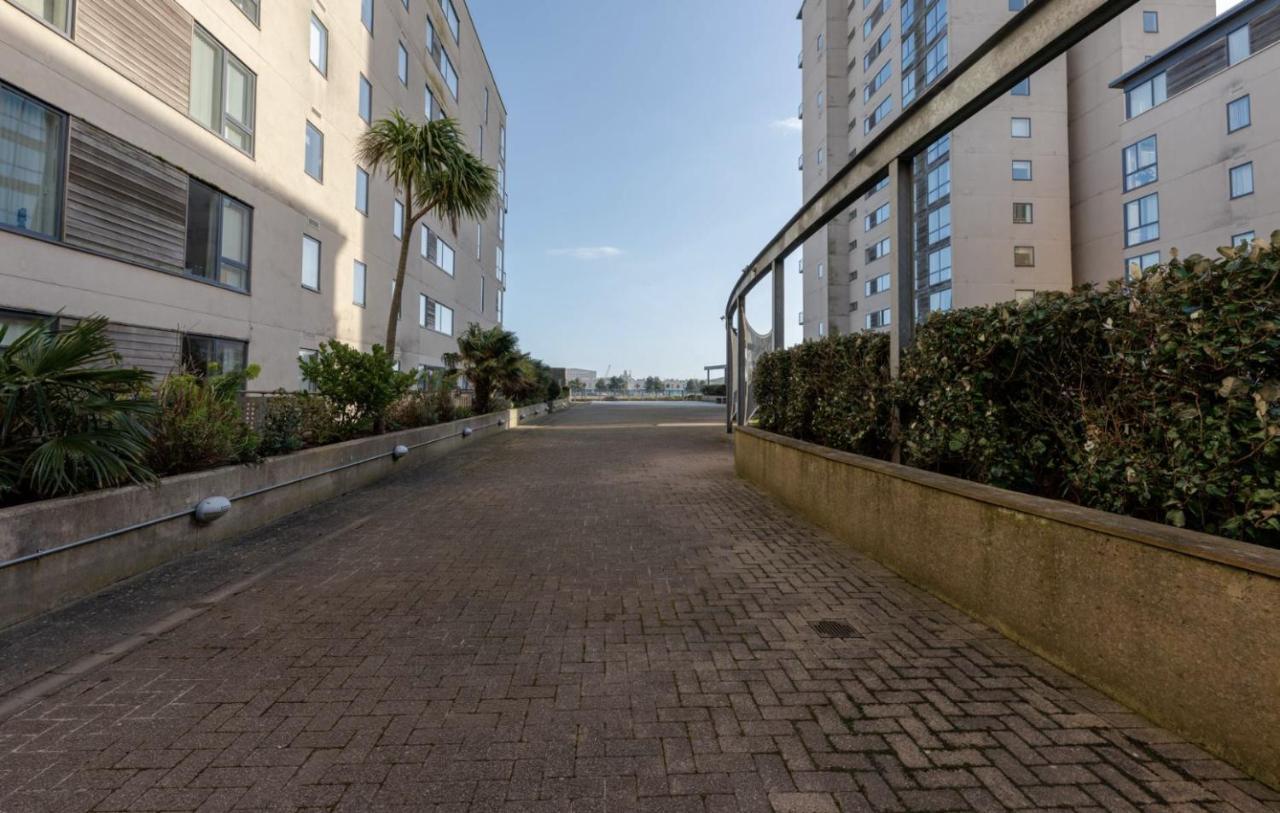 Water View Apartment- 2 Bed - Bay - Free Parking!!