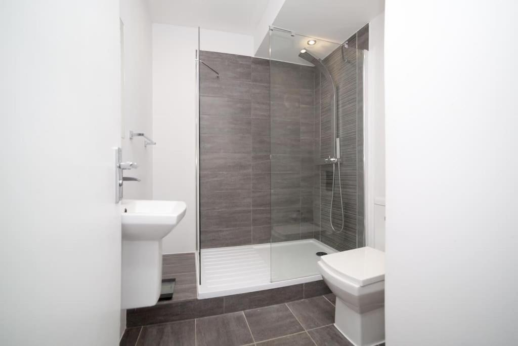 Contemporary Centre In The Aspect Apartment *