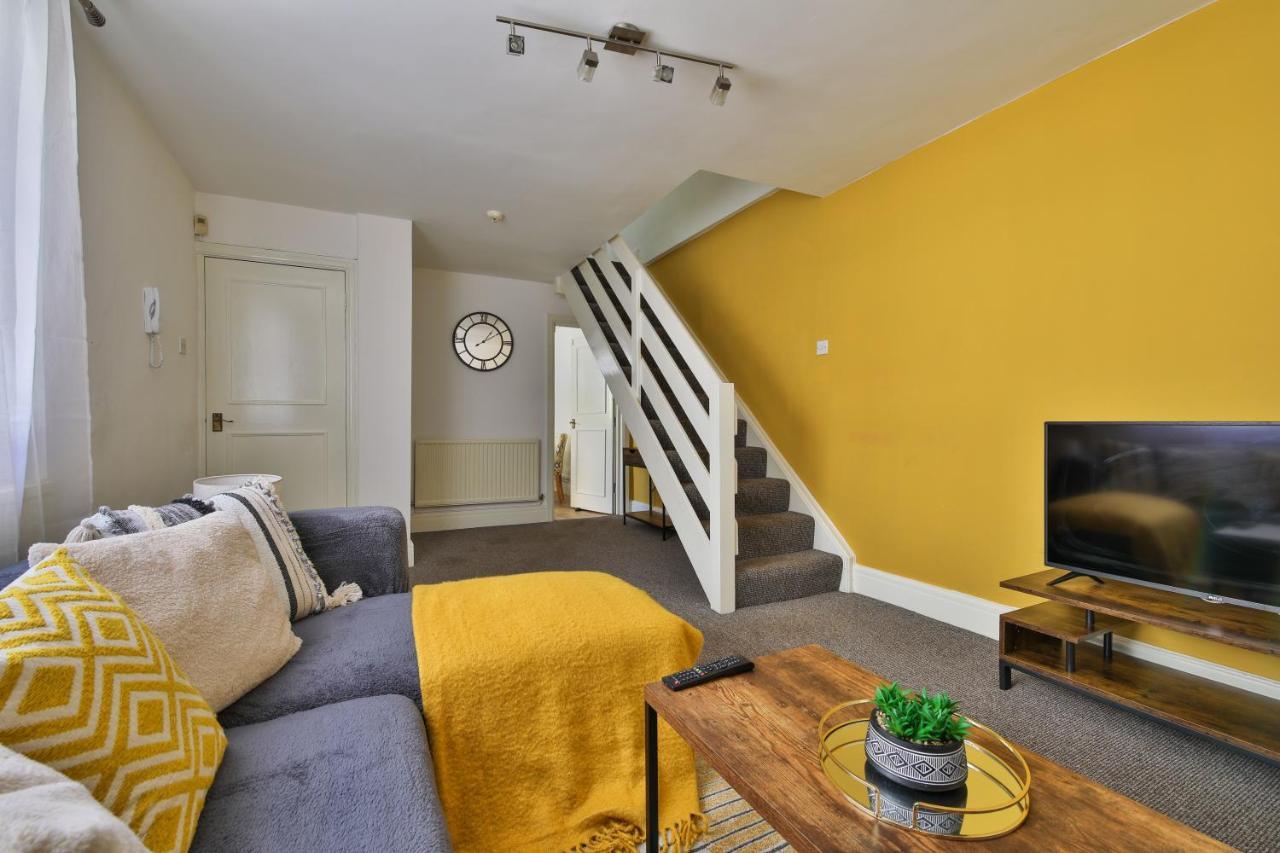 Stayright 2 Bed Flat- 10 Mins Walk To Castle & Centre Apartment