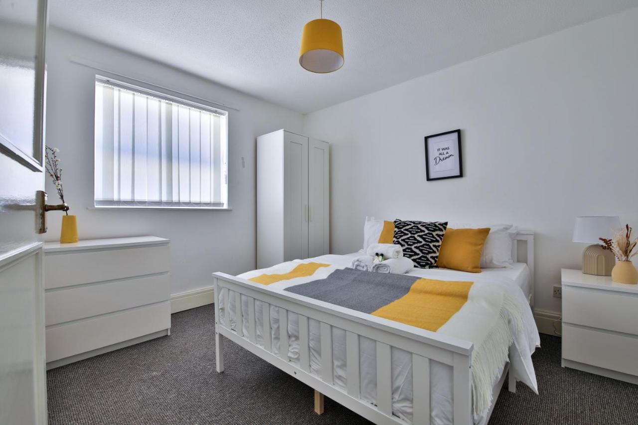 Stayright 2 Bed Flat- 10 Mins Walk To Castle & Centre Apartment *